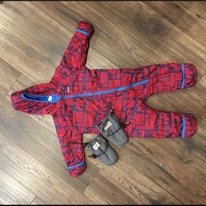 Patagonia Snowsuit and mitts -12m
